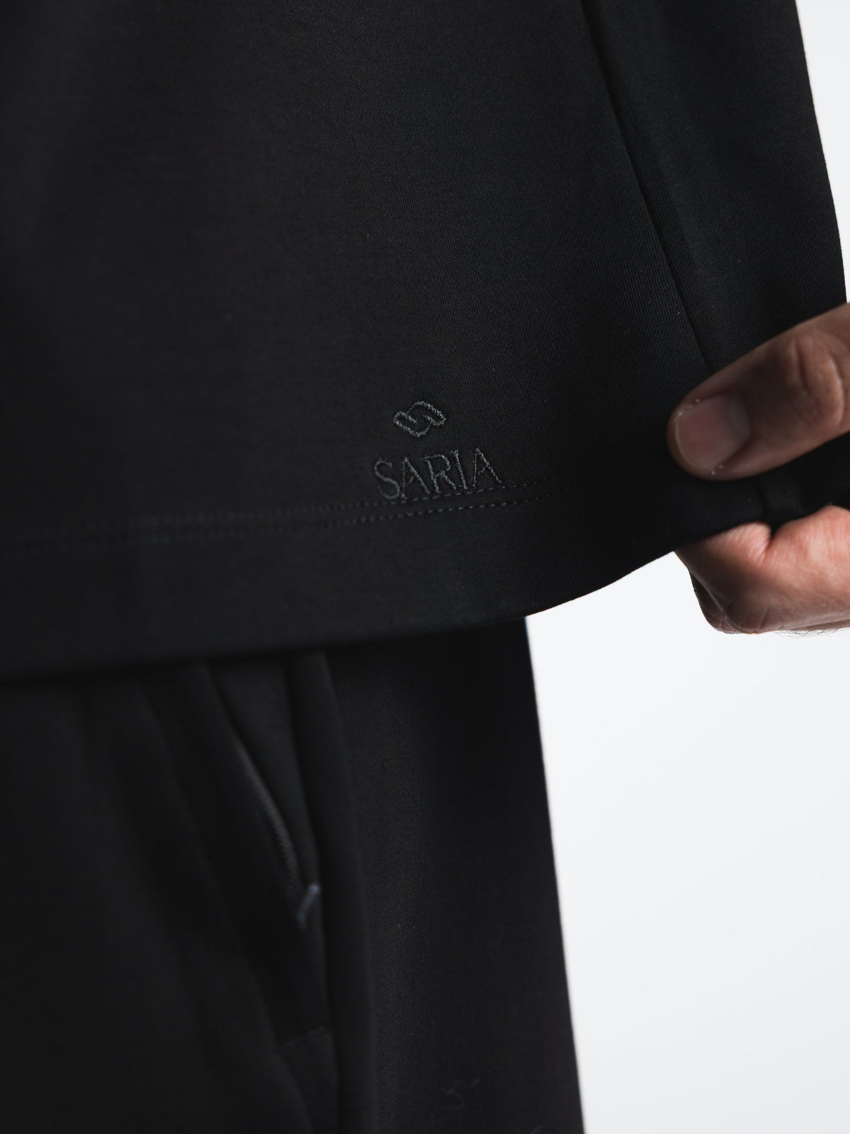 The Ease Set in Black