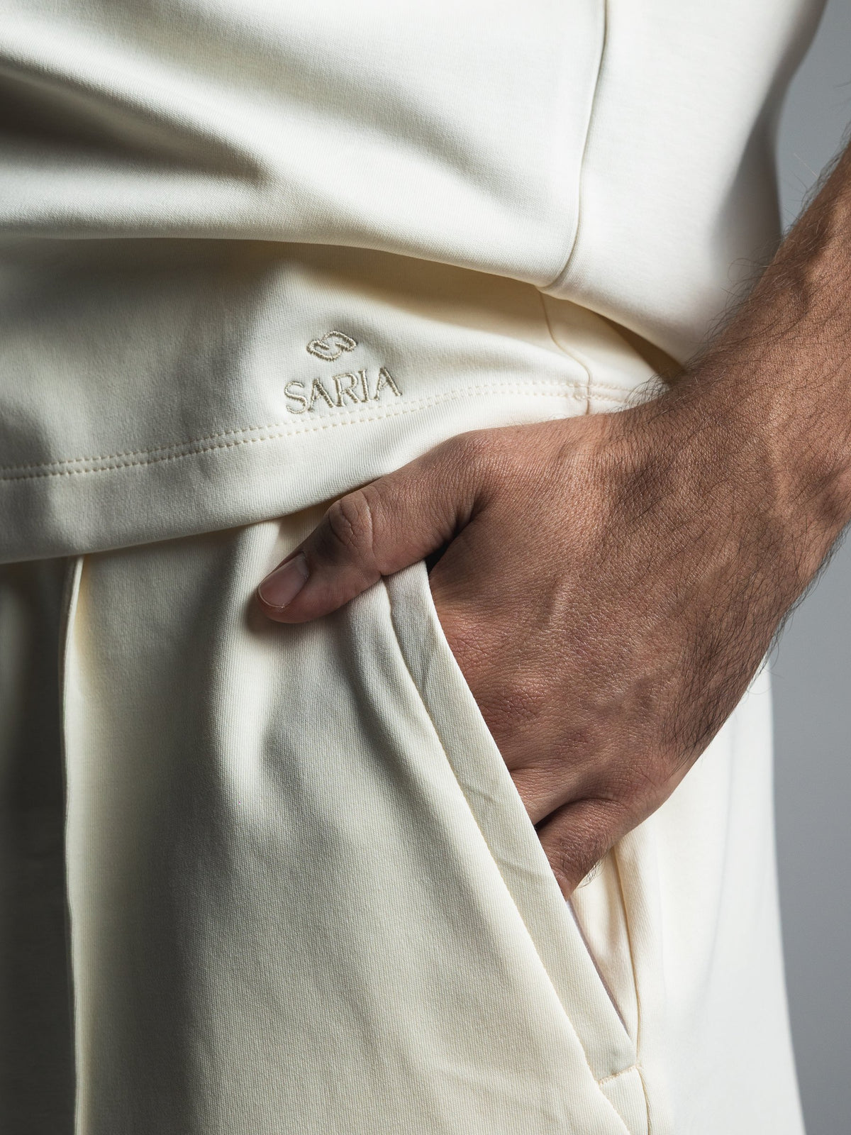 The Ease Set in Offwhite 