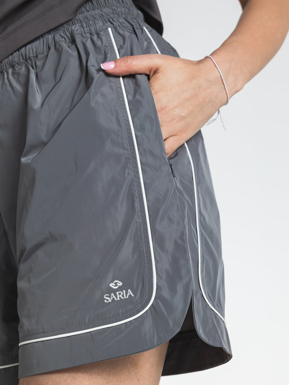 The Motion Shorts – Women in Grey 